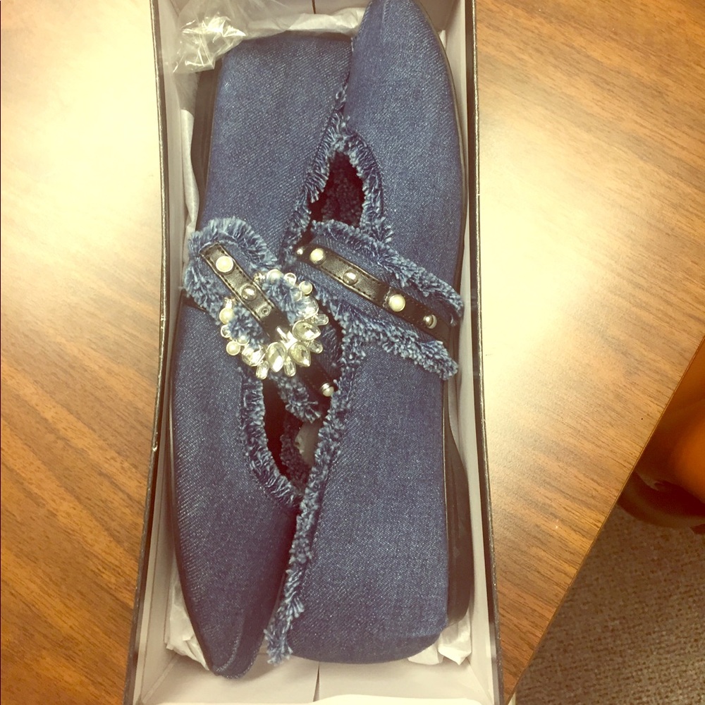 Women’s denim flats